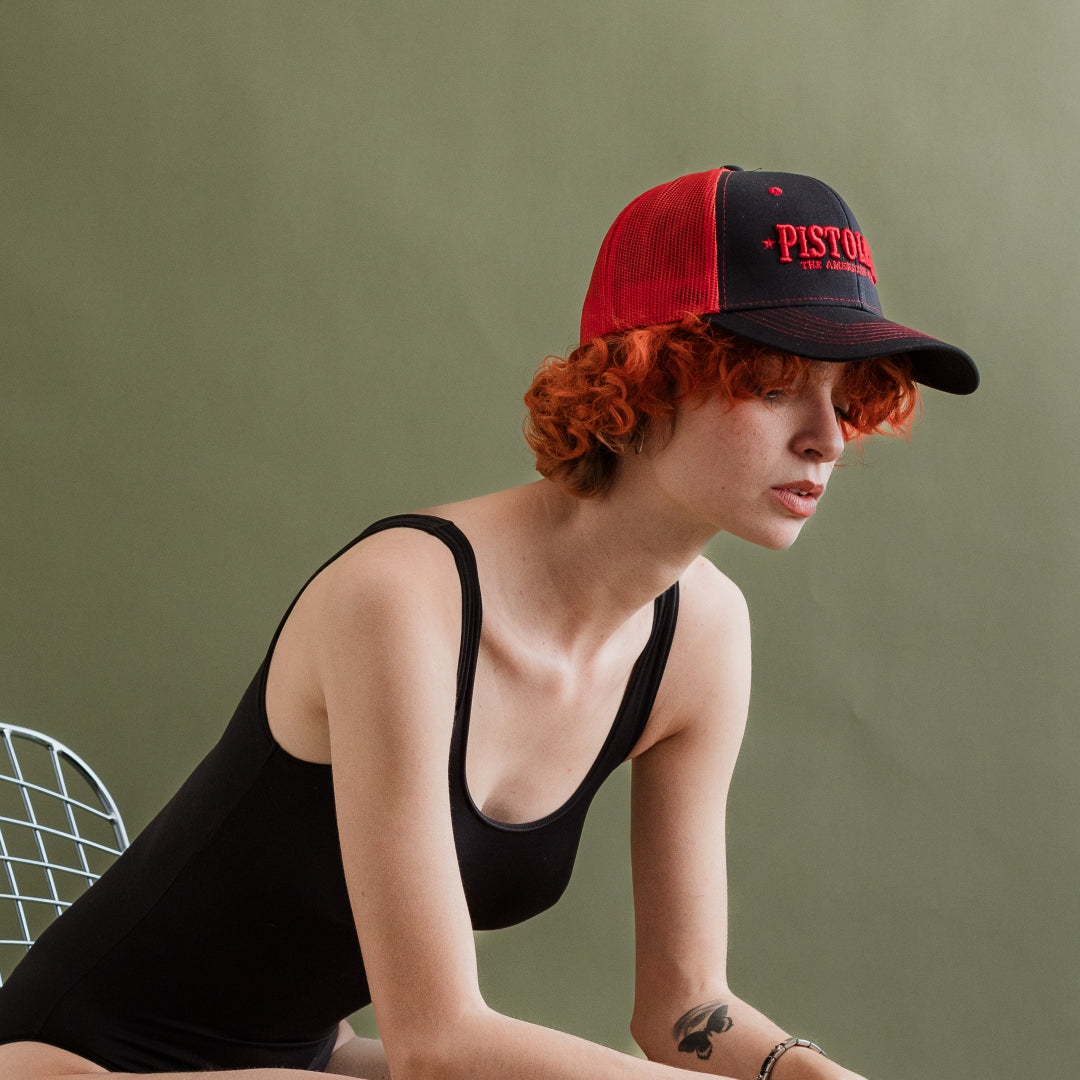 5010 GORRA FELD NEGRO MALLA ROJA