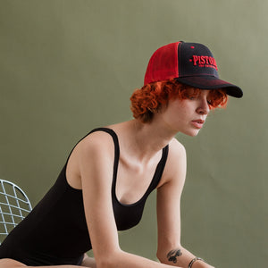 5010 GORRA FELD NEGRO MALLA ROJA